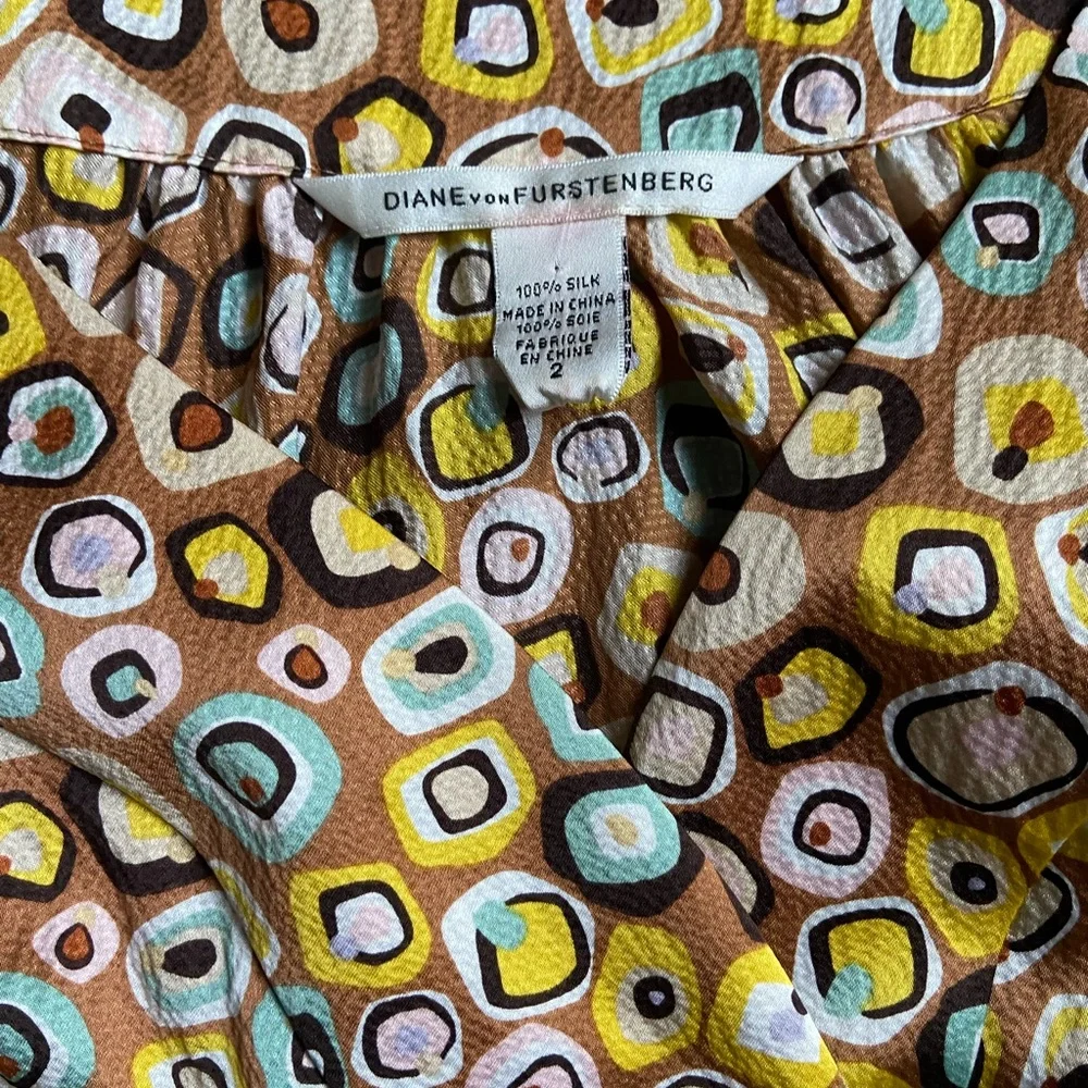 Colorful Geometric Patterned Blouse - Picture 3 of 5